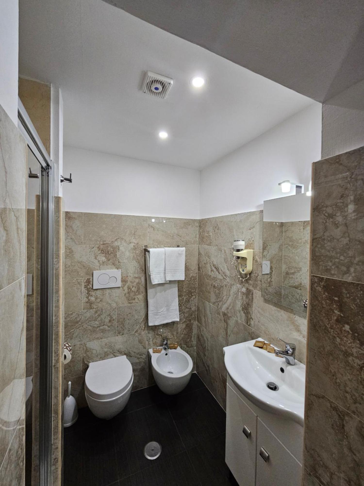 Guest House Galaxy Roma Dış mekan fotoğraf